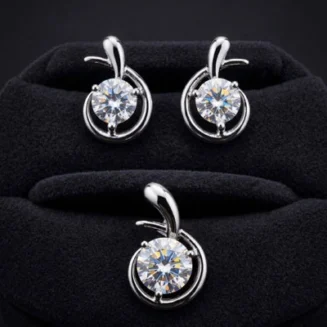 Floral Radiance Diamond Pendant Set