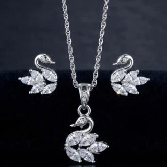 Classic Solitaire Pendant Set